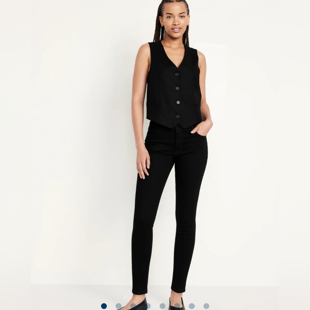 NWT- Old Navy Black Rockstar Super Skinny Pants (Size 12 Regular)
